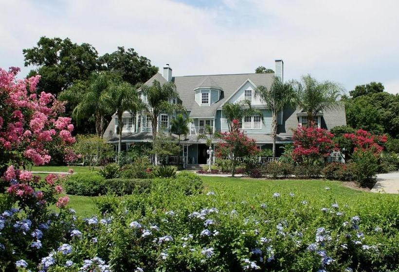 Heron Cay Lakeview Bed & Breakfast