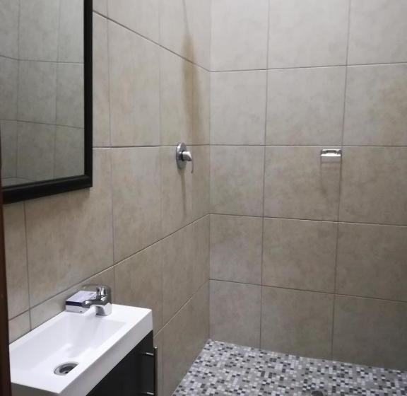 Пансион Angel Guest House