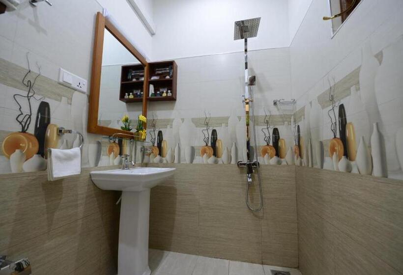 Пансион Diva Villa Airport Transit