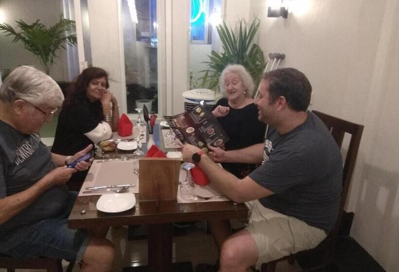 Пансион Diva Villa Airport Transit