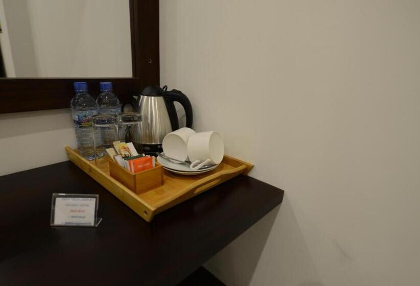 Пансион Diva Villa Airport Transit