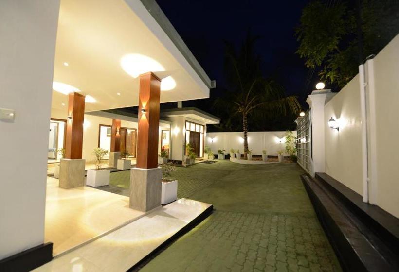 Пансион Diva Villa Airport Transit