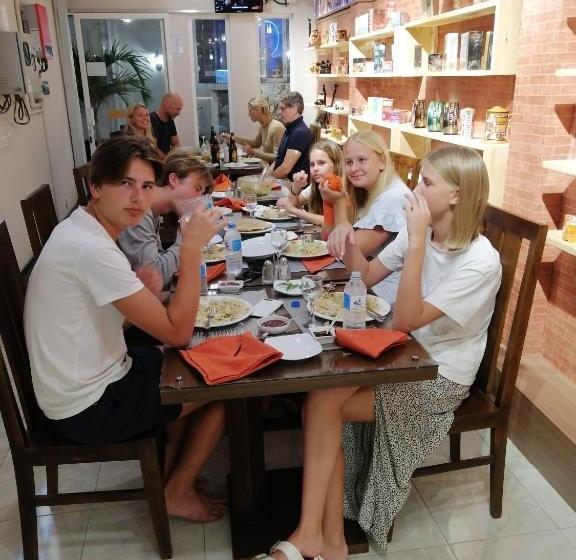 Пансион Diva Villa Airport Transit