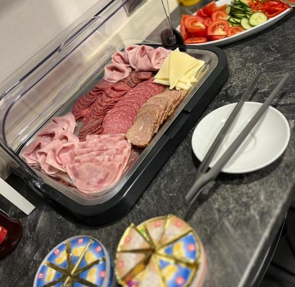 膳宿费 Penzion Cafe Na Svahu