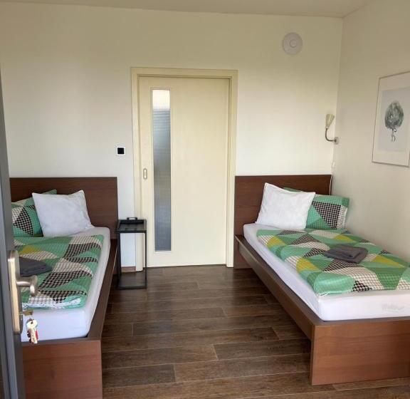 膳宿费 Penzion Cafe Na Svahu