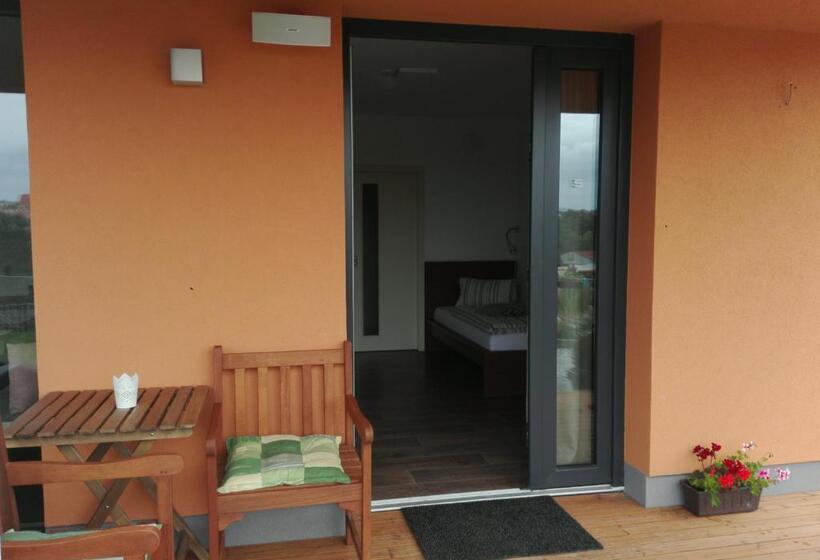 膳宿费 Penzion Cafe Na Svahu