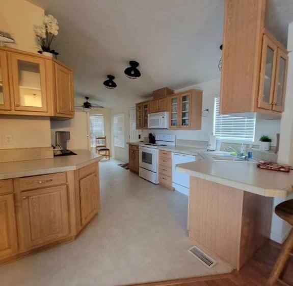 Crater Lake Gateway Rocky Point Resort