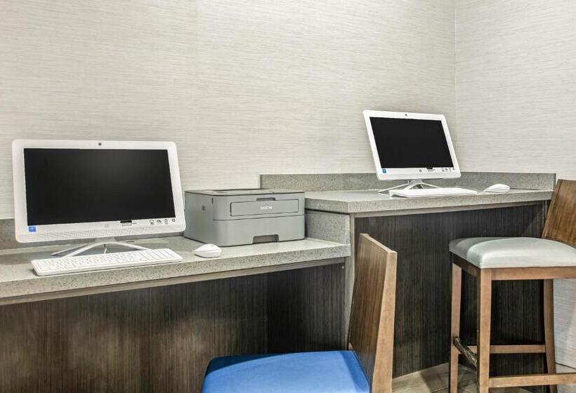 فندق La Quinta By Wyndham Ponca City