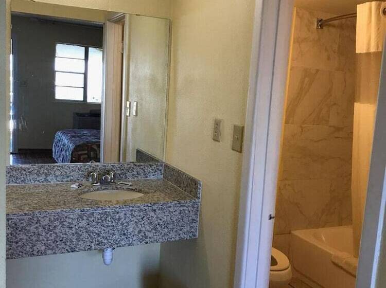 מוטל Scottish Inns & Suites