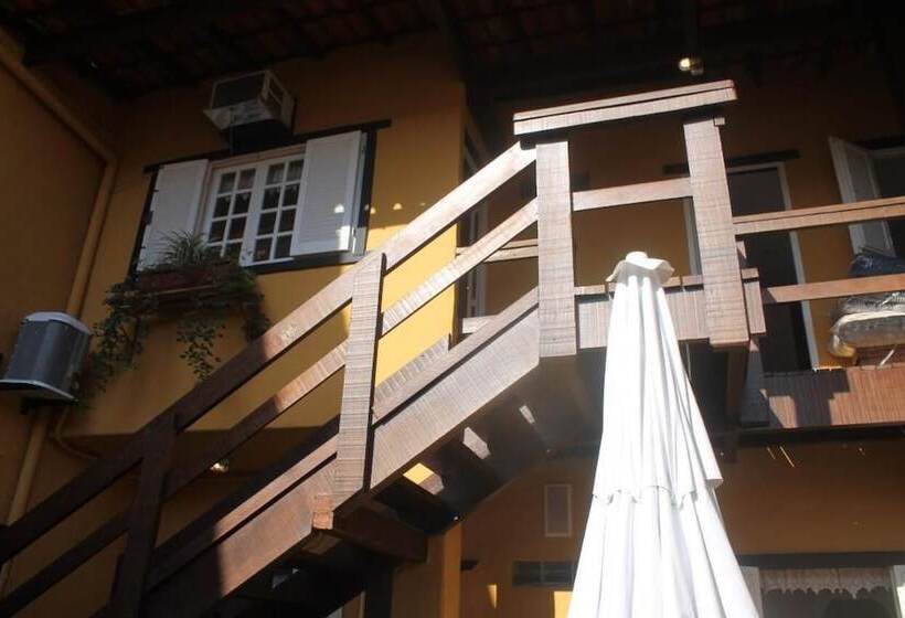 پانسیون Aquarius Osteria