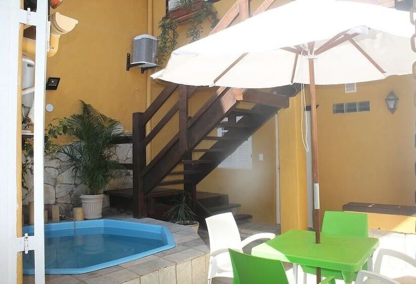 پانسیون Aquarius Osteria