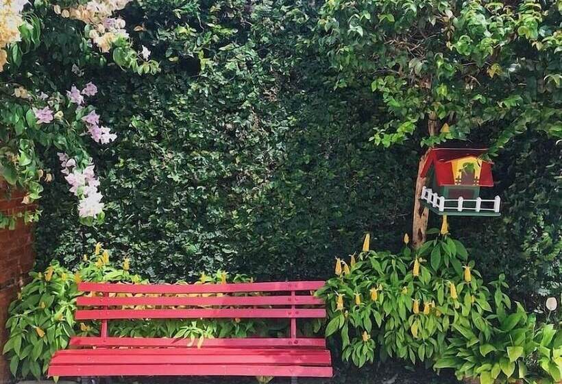 پانسیون Aquarius Osteria