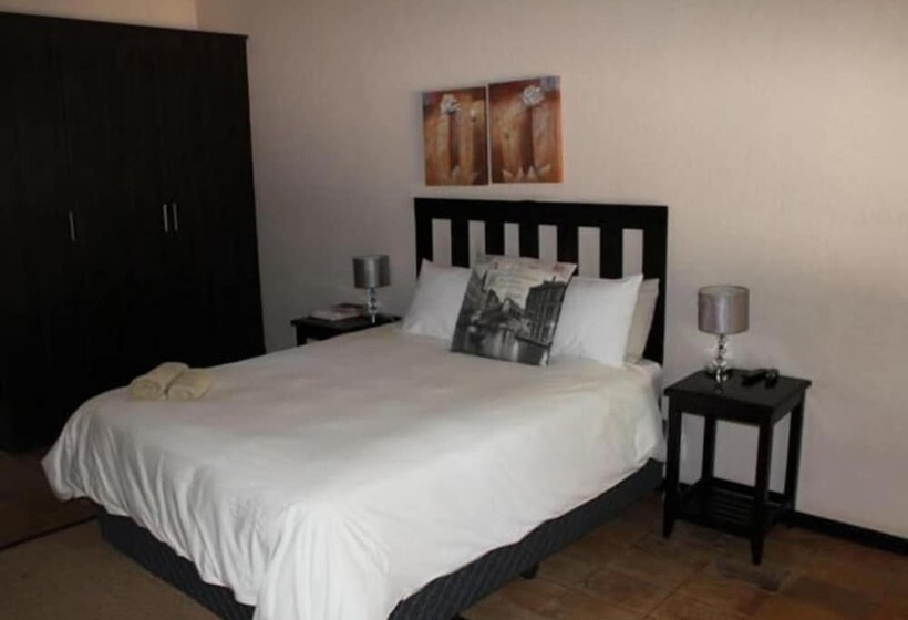 ペンション Four Seasons Guesthouses