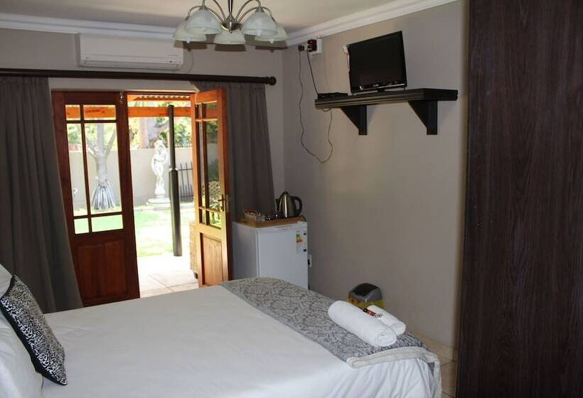 ペンション Four Seasons Guesthouses