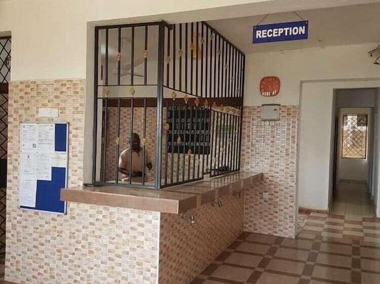 Pensió Golden Guest House  Miritini