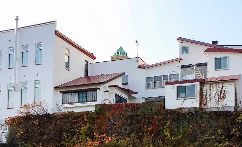 بنسيون Small Town Hotel Hakodate