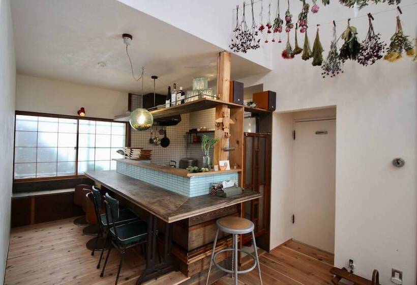 بنسيون Small Town Hotel Hakodate