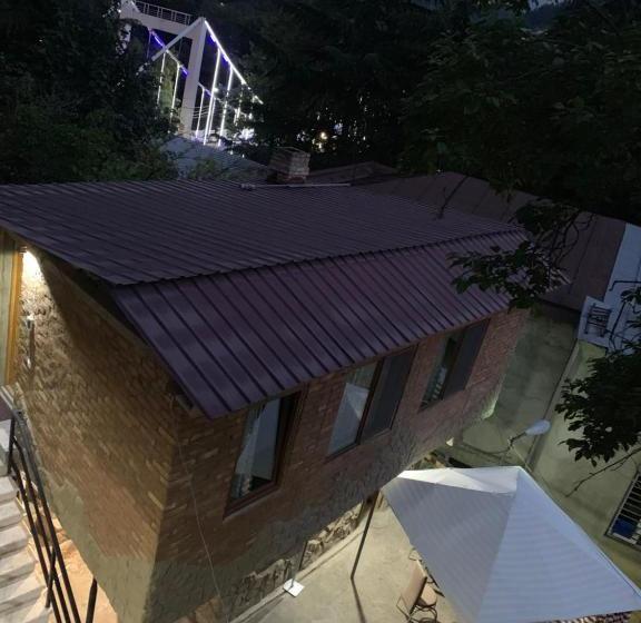 پانسیون Tamarioni