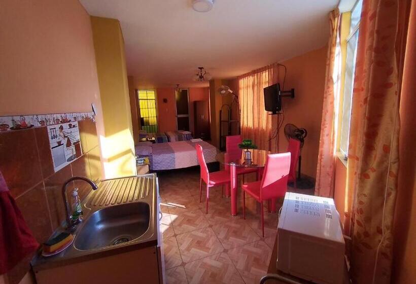 پانسیون Travel House