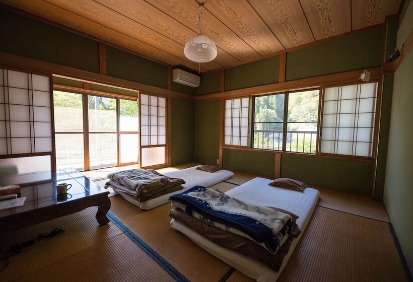 פנסיון Yoki Guest House