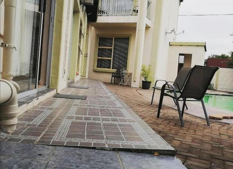 ペンション Zamambongi Guest House