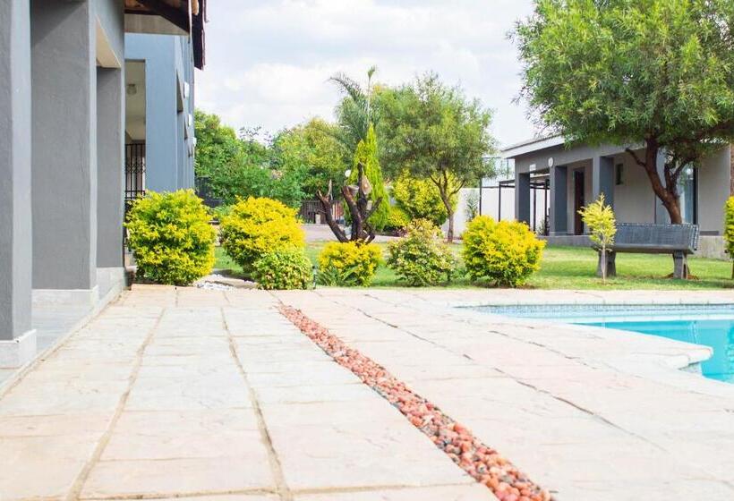 ペンション Zamambongi Guest House