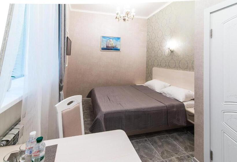 هاستل L.o.y Family