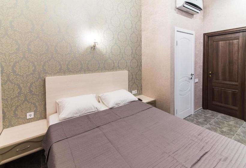 هاستل L.o.y Family