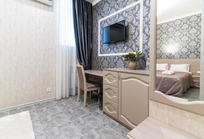 هاستل L.o.y Family