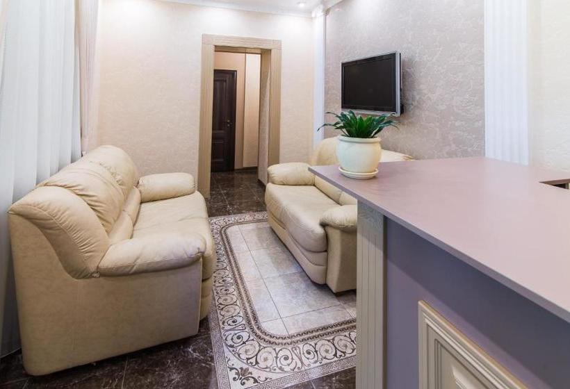 هاستل L.o.y Family