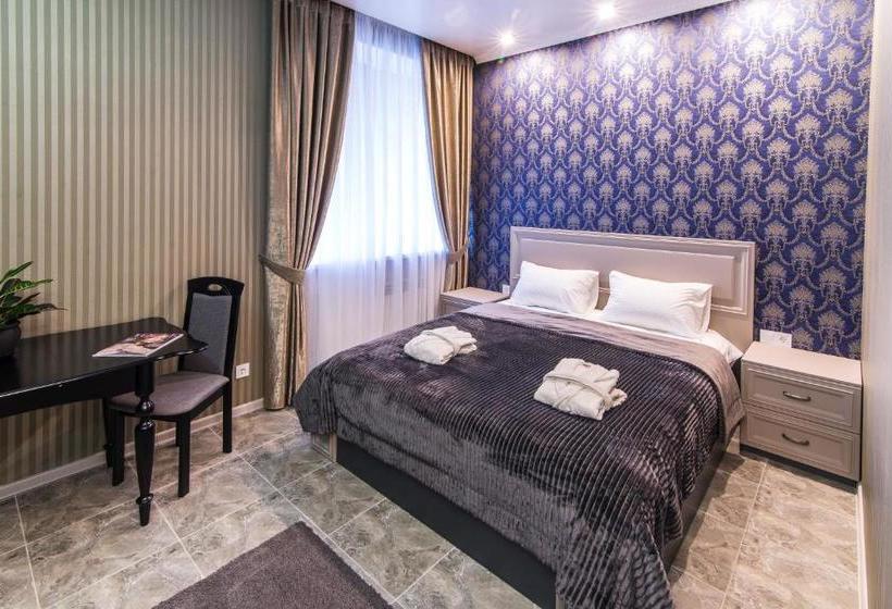 هاستل L.o.y Family