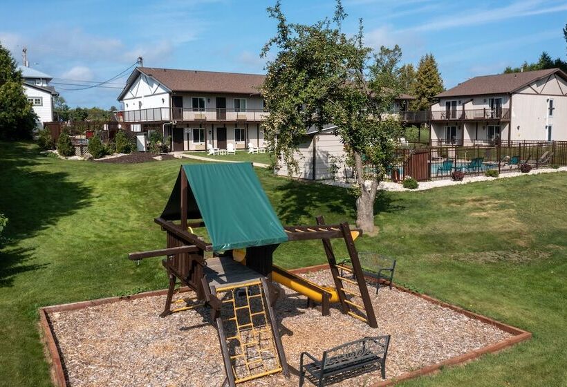 فندق صغير Sister Bay Inn