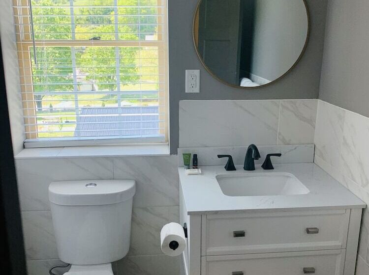 호스텔 The Inn At Warm Springs