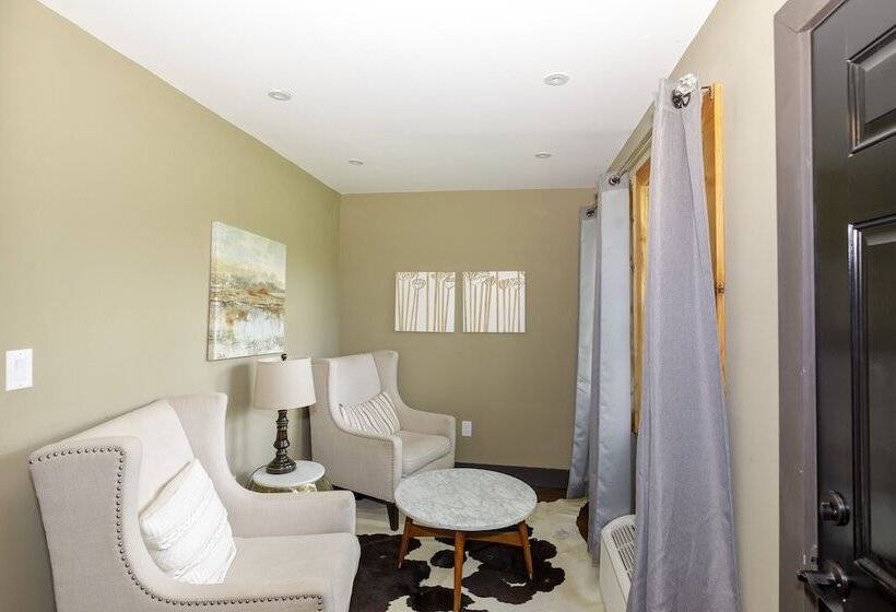 호스텔 The Inn At Warm Springs