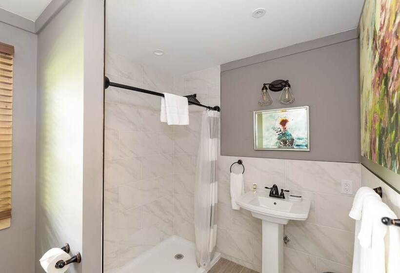 호스텔 The Inn At Warm Springs