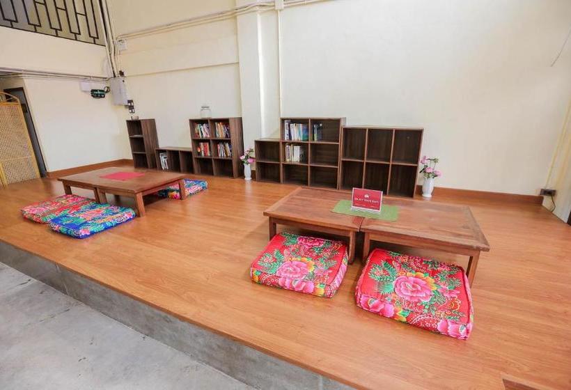 הוסטל Zen Rooms Manon