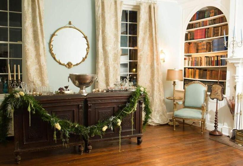 مبيت وإفطار Chilton House Suites