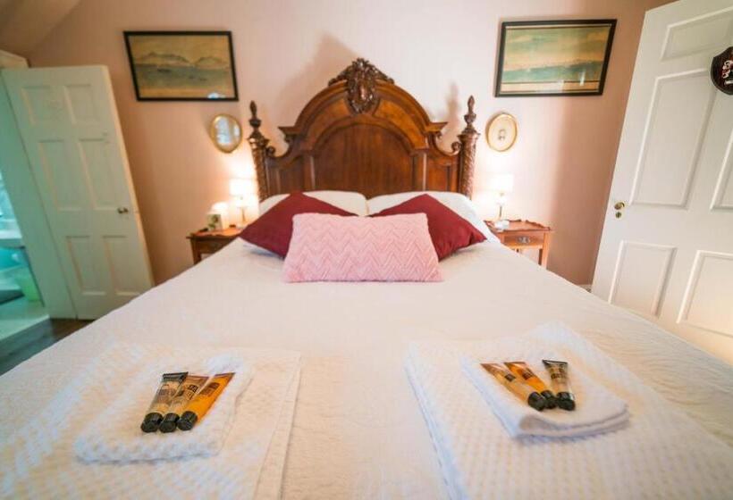 مبيت وإفطار Chilton House Suites