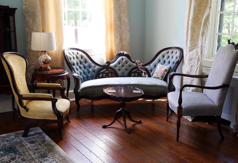 مبيت وإفطار Chilton House Suites