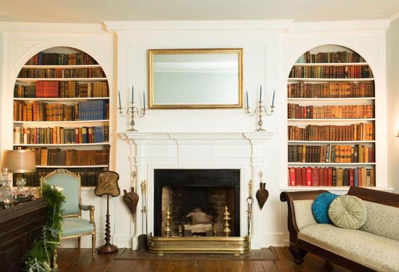 مبيت وإفطار Chilton House Suites