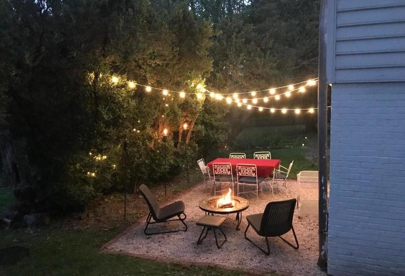 مبيت وإفطار Chilton House Suites