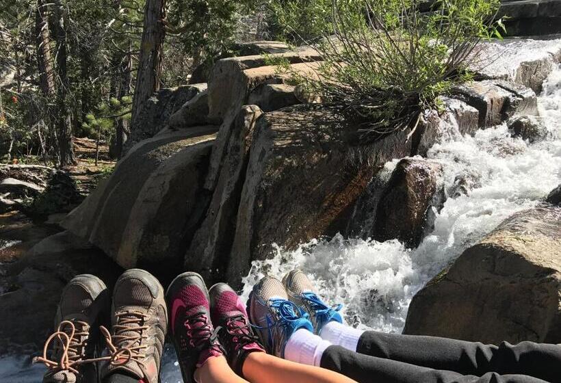 민박 Fireside Lodge