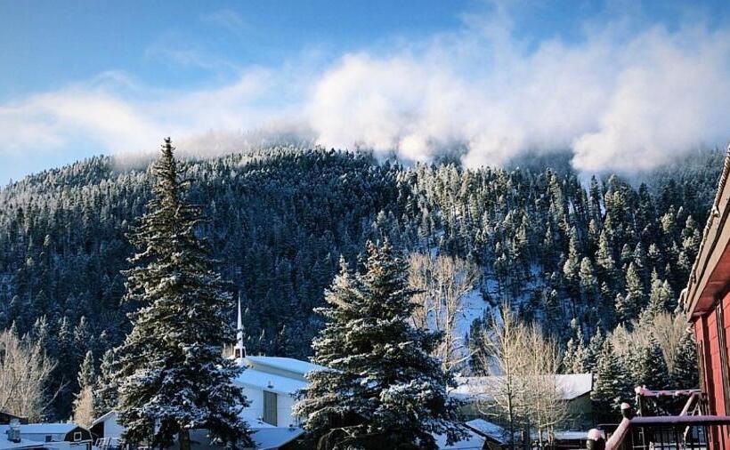 فندق The Lodge At Red River