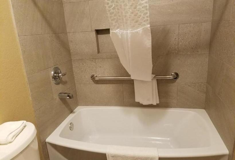 فندق على الطريق Budget Inn