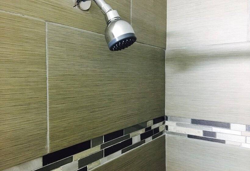 فندق على الطريق Relax Inn Lawton