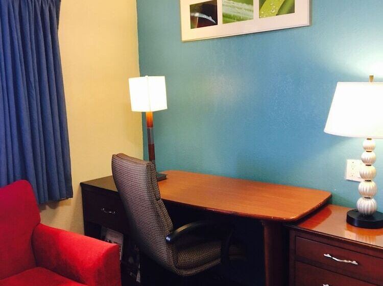 فندق على الطريق Relax Inn Lawton