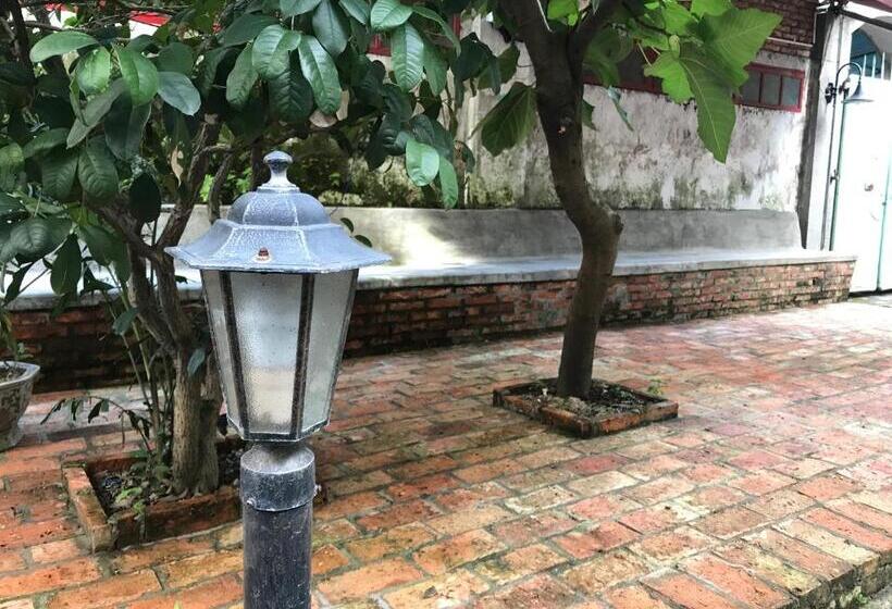 No. 6 Cuobian Hostel