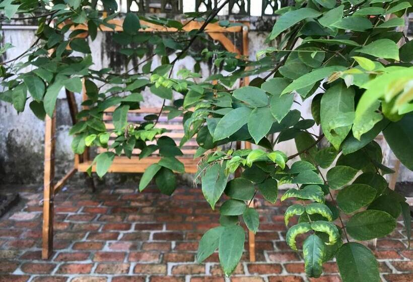 No. 6 Cuobian Hostel