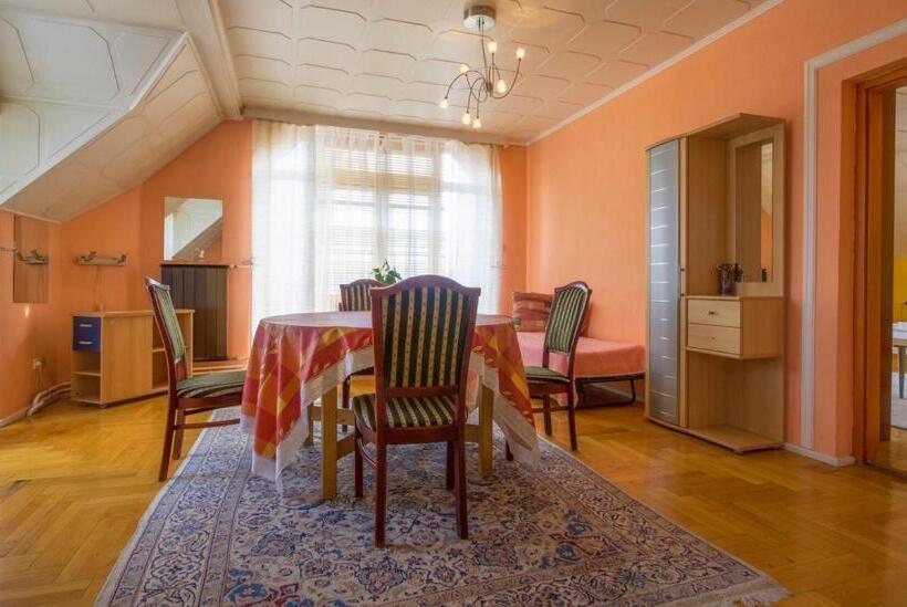 بنسيون Eva Rooms