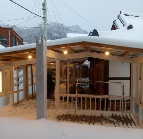 Pensione Hundred Years Hanok